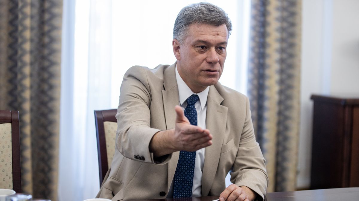 Ministr Blažek: „Podezřelý žhář nebyl žádný profesionální agent“