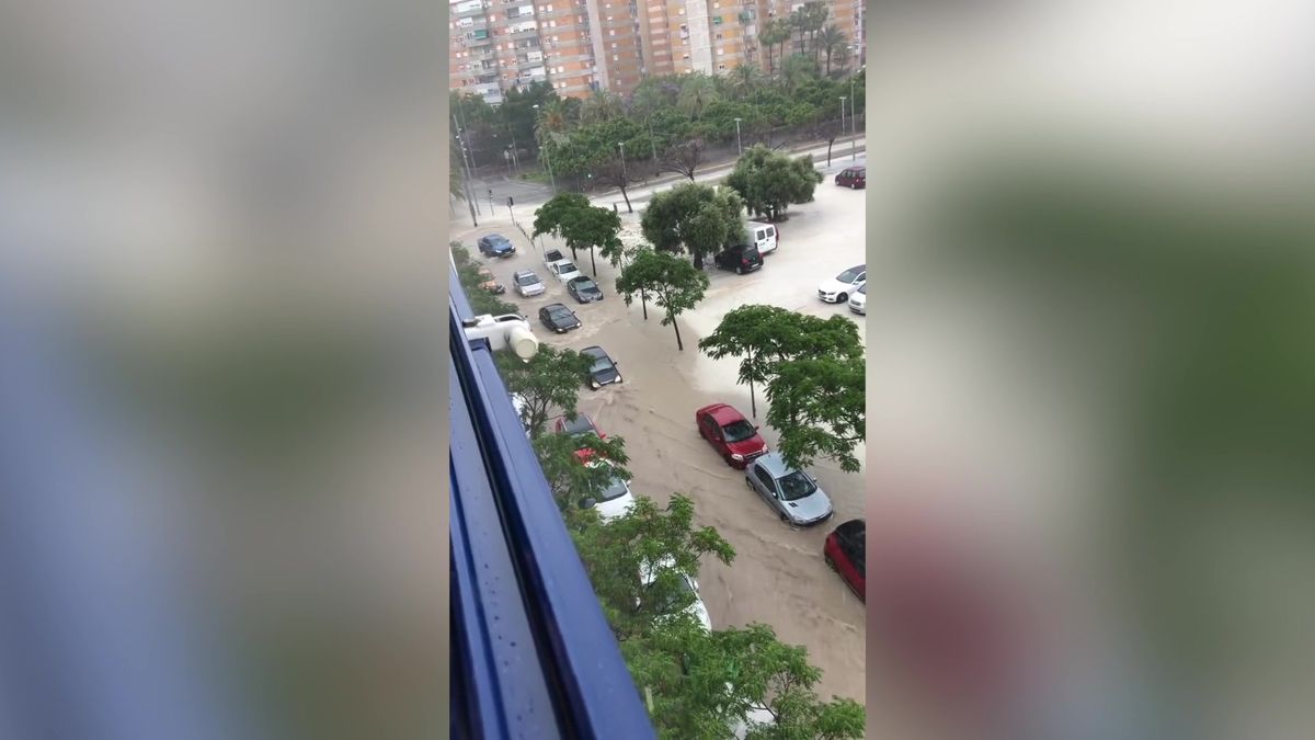 Video: Bleskové povodně zasáhly Španělsko. Ulice měst se proměnily v řeky