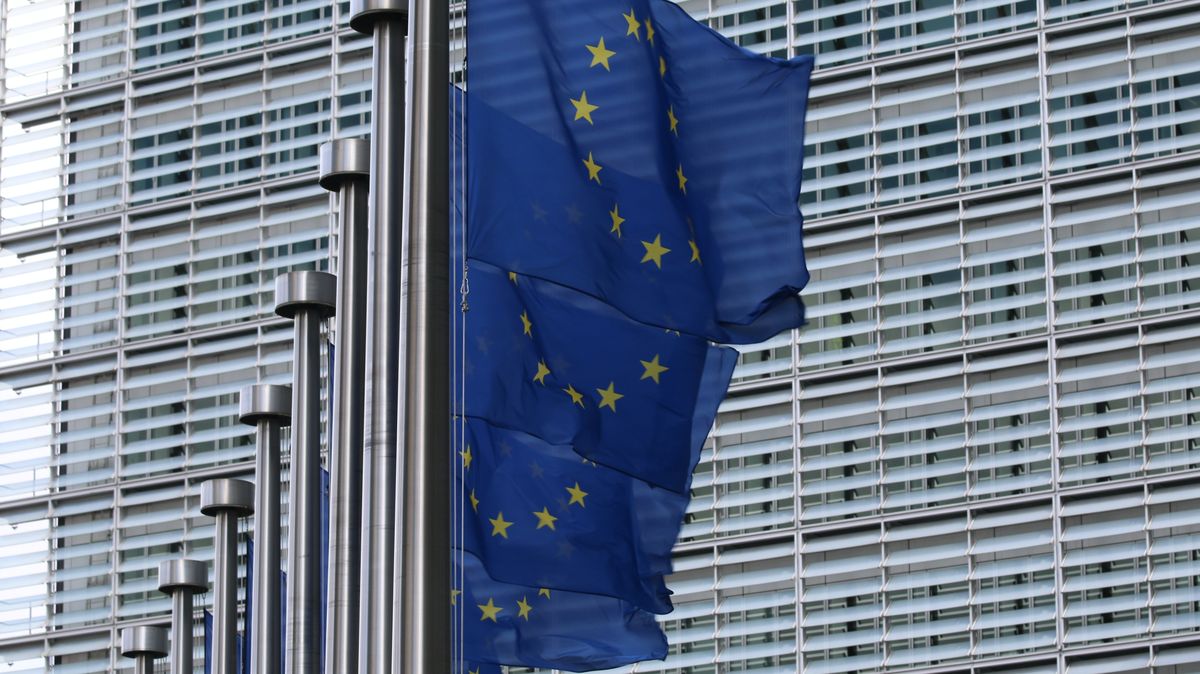 Belgická policie prohledala kancelář v europarlamentu kvůli Voice of Europe