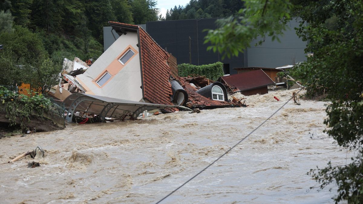 Fotky nejhorší přírodní katastrofy v historii Slovinska. Záplavy postihly dvě třetiny země