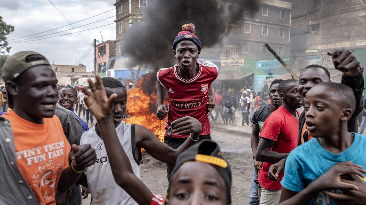 Fotky z Keni: Policie při protestech proti zvýšení daní střílela ostrými