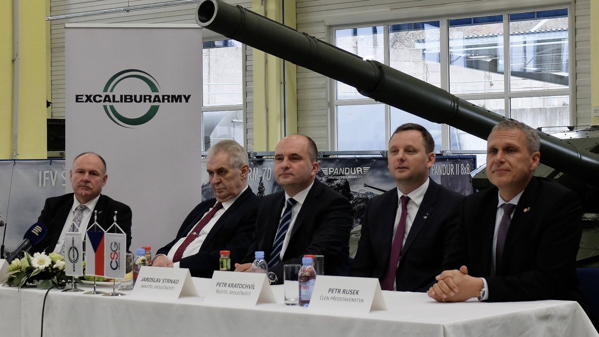 Čeští zbrojaři prohráli u amerického soudu, řešil i Zemanovy vazby na Rusko