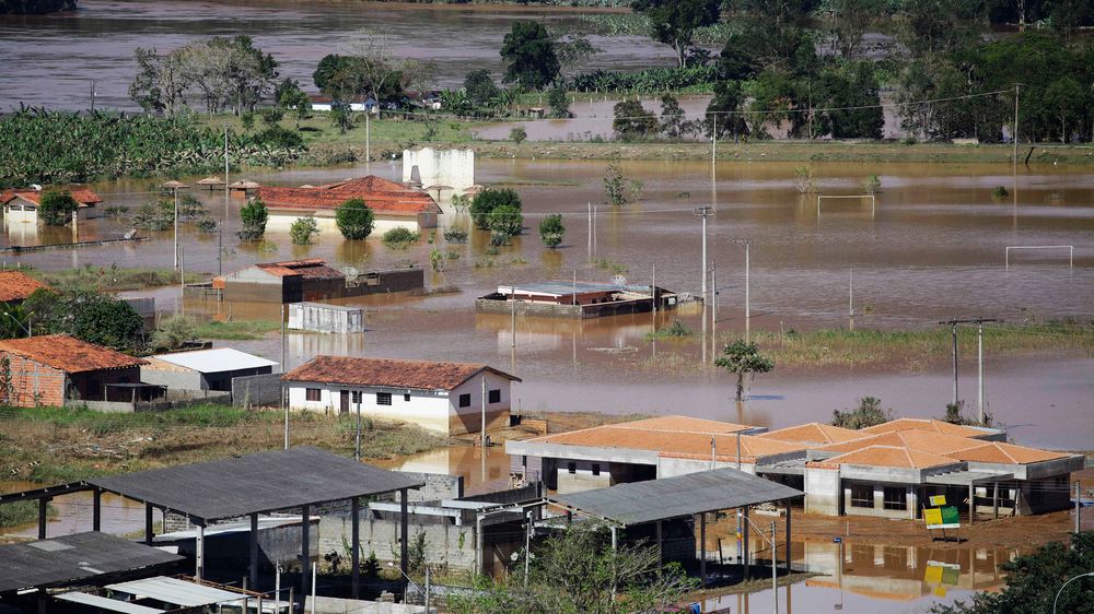 Záplavy na jihu Brazílie ustupují, zabíjet začalo infekční onemocnění