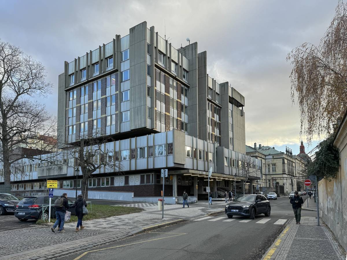 Všeobecná fakultní nemocnice - Urologická klinika