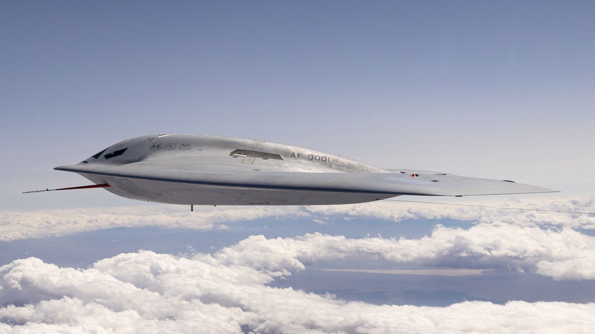 Americká armáda zveřejnila první fotky neviditelného bombardéru ve vzduchu