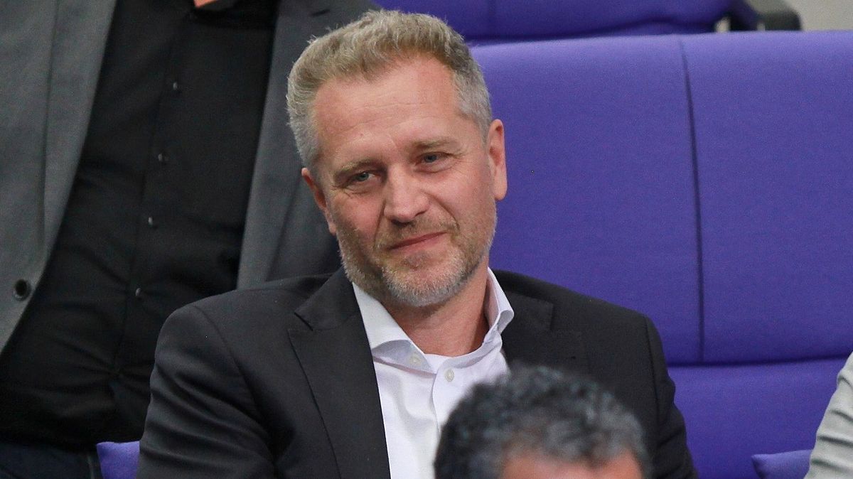 Německá policie znovu prohledávala byty politika AfD Bystroně