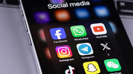 Nový podvod na mobilech. Jedna zpráva dokáže adresáty připravit o desítky tisíc