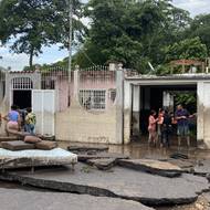 Odborníci letos očekávají extrémně aktivní sezonu hurikánů, která zpravidla trvá od června do listopadu.
(Cumanacoa, Venezuela, 2. července.) 