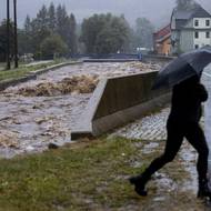 V Koutech, Bělé pod Pradědem, Loučné nad Desnou, ve Velkých Losinách a v Rapotíně byl vyhlášen III. povodňový stupeň. (Kouty nad Desnou, 14. září)