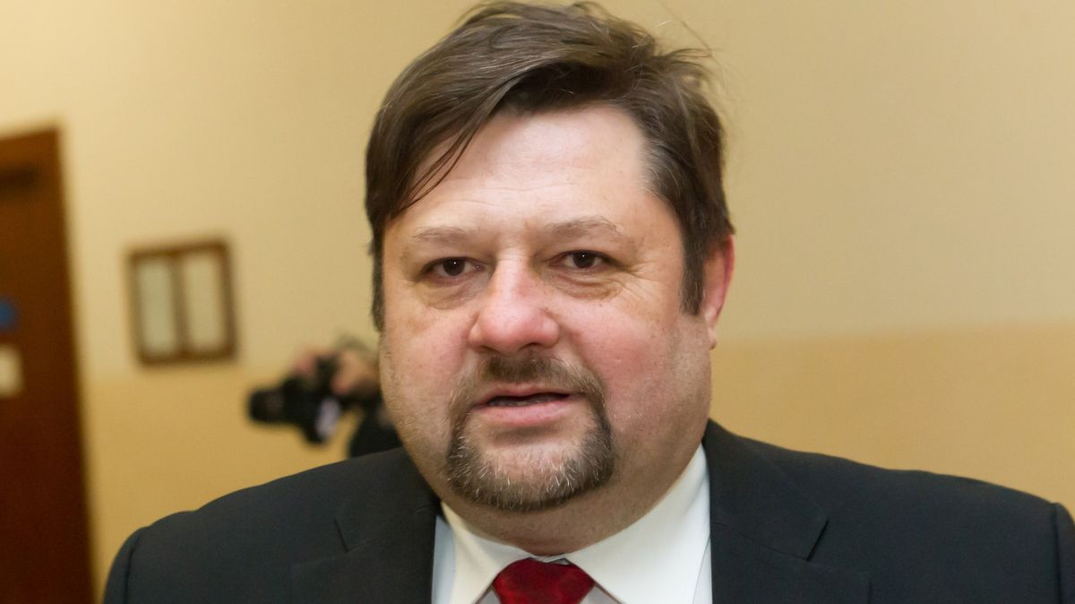 „Promyšlená trestná činnost.“ Proč byl exposlanec deset let na útěku