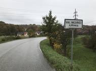 Část řeky, kde je policií označený úsek, leží v místní části Valašského Meziříčí Juřinka.