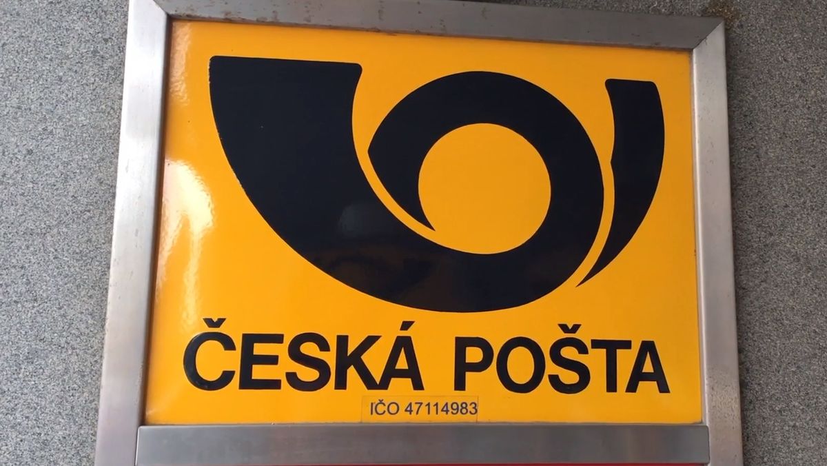 Česká pošta hlásí strop. Zásilky třídí už i úředníci