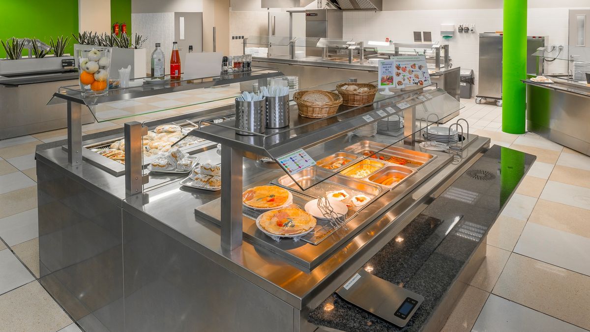 Investoři z Genesis Capital prodávají velkou cateringovou skupinu