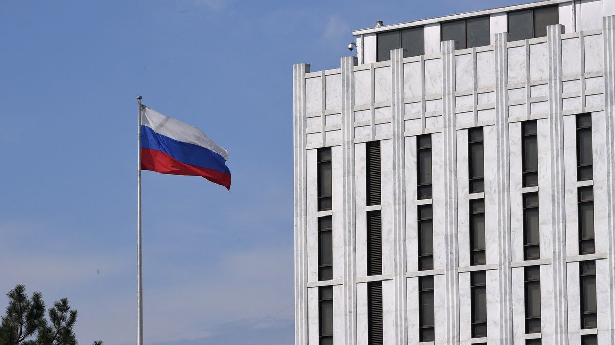 Český velvyslanec Pivoňka zatím v Moskvě zůstává, Rusko ale zareaguje