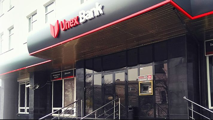 Čeští finančníci koupili banku od ukrajinského oligarchy