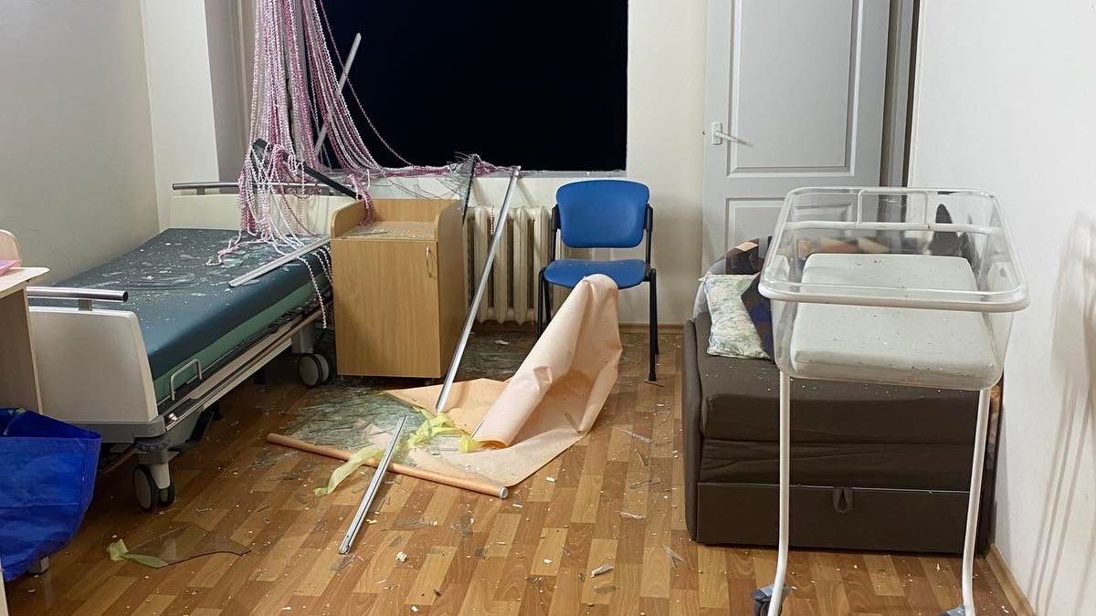 Kyjev oznámil evakuaci dvou nemocnic kvůli obavám z ruských útoků