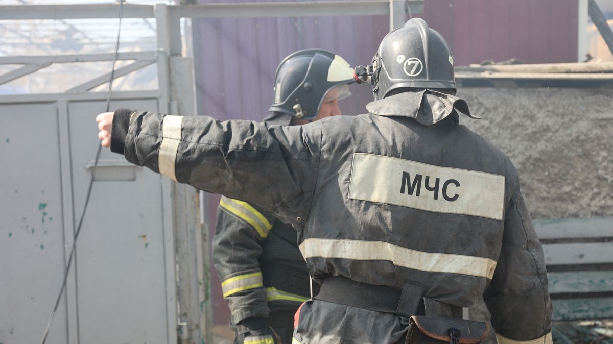 Ukrajinský hasič šlápl na minu. Přišel o nohu, druhou mu zachraňují v Olomouci