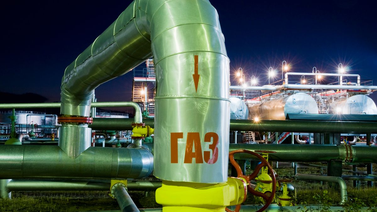 Gazprom pokračuje v dodávkách plynu. Do Česka připluje první plyn z USA