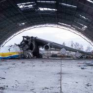 Ruské jednotky ho zničily při dobývání letiště Hostomel u Kyjeva. 