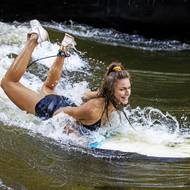 Největší inspirací pro vybudování prvního riversurfového spotu v Česku byly vlny v Mnichově, kde se na řece Eisbach surfovalo již v 70. letech minulého století.