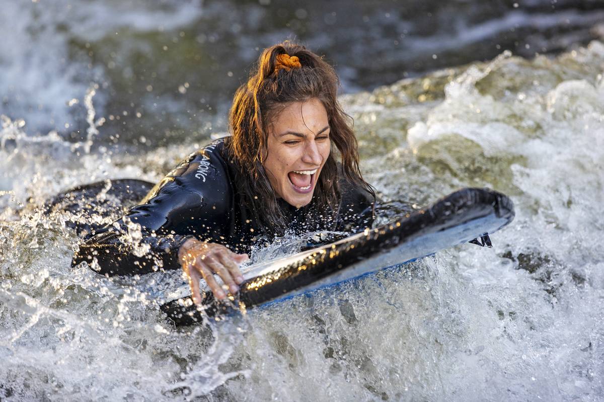 Surfařská vlna se nachází v Brandýse nad Labem přímo pod renesančním zámkem, kam jezdíval Rudolf II.