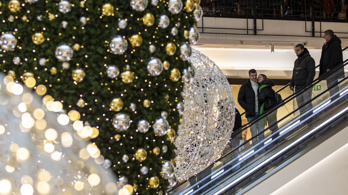 Jak se za poslední roky posunul začátek Vánoc? V obchodech o týdny kupředu