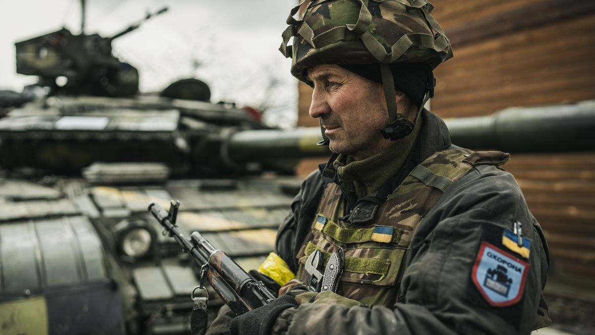 Rusko hromadí jednotky na východě Ukrajiny, varuje gubernátor