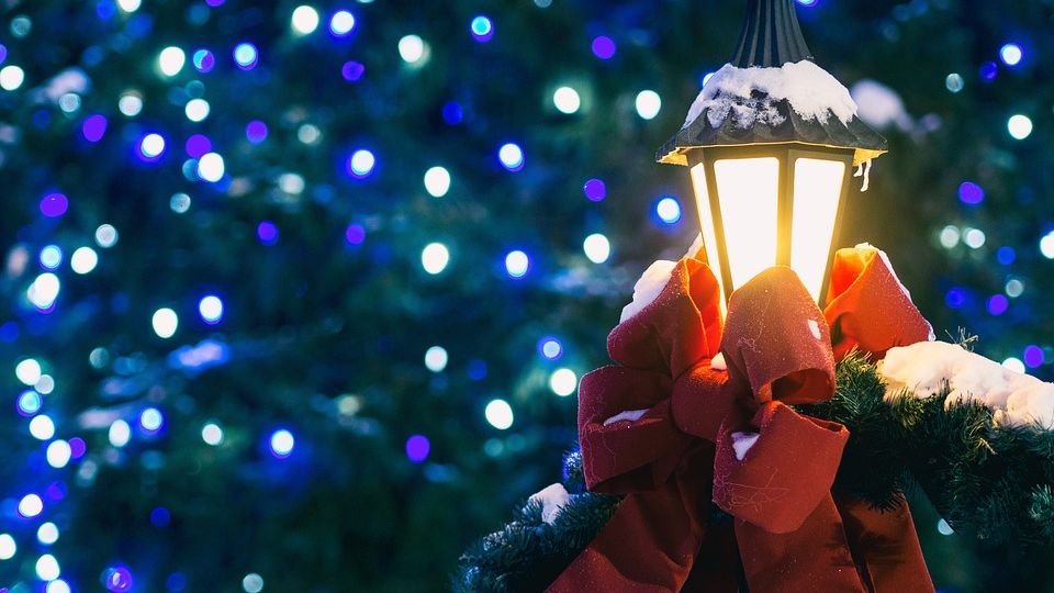 Jsou vánoční světýlka luxus? Spočítejte si, kolik „propálí“