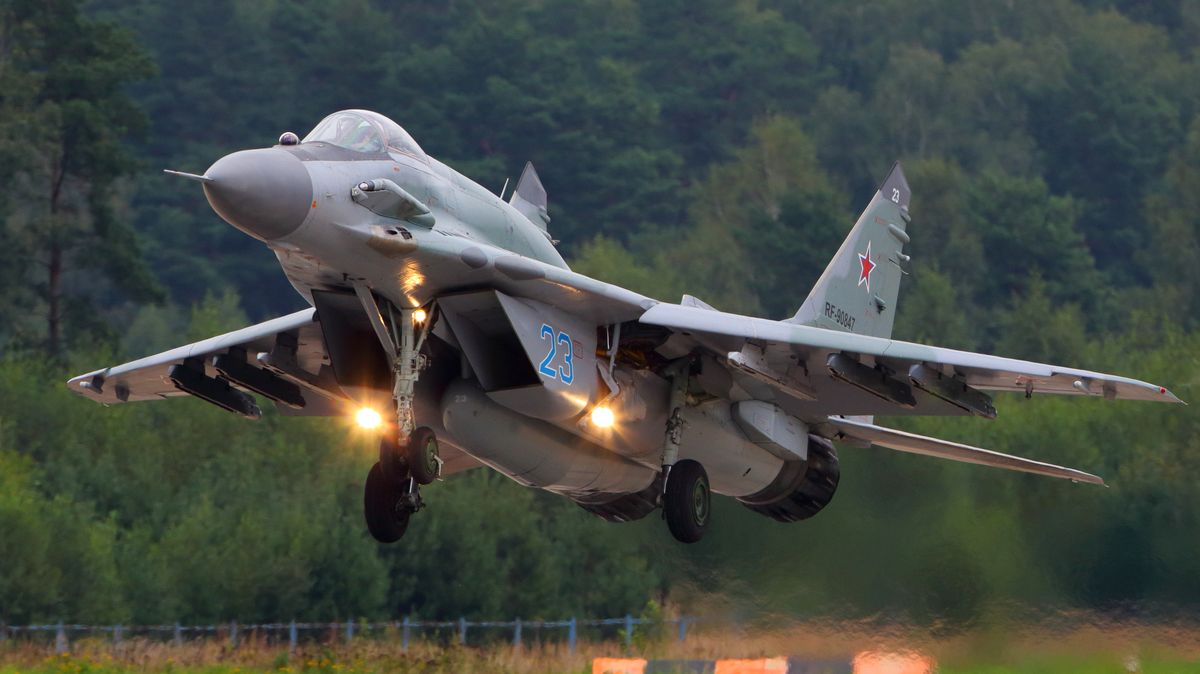 Ukrajinci opět útočili poblíž ruského radaru, Rusko hlásí zničení MiG-29