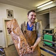 Nyní již třetím rokem pracují na obnově zábradlí mostu Svatopluka Čecha v Praze. Předpoklady pro tuto činnost spojují řemeslnou zkušenost, uměleckou dovednost a někdy i dost tvrdou chlapskou práci. 