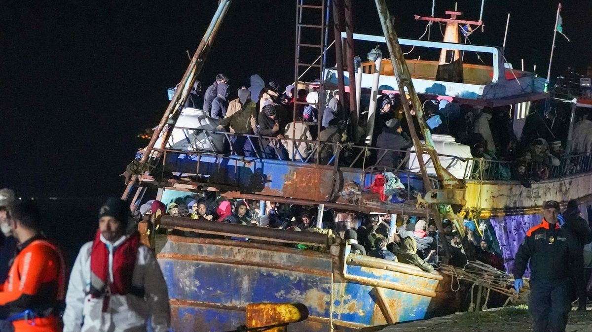 Migrantů výrazně přibývá. Řecko už není na trase