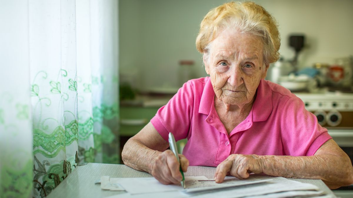 Tisícům lidí přestanou platit občanky. Vyměňte si je do srpna, vyzývají úřady