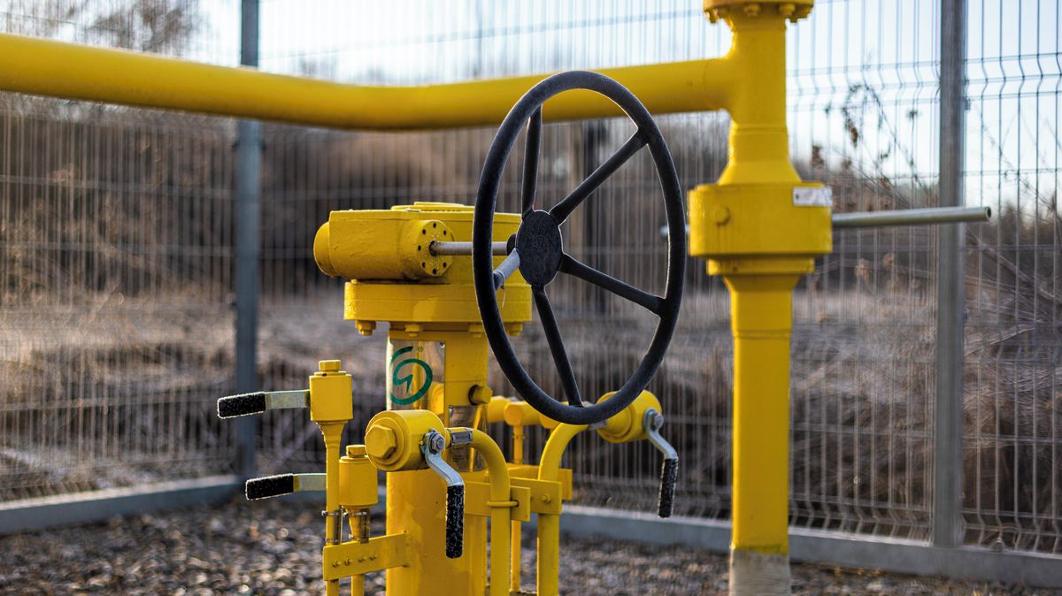 CEZ to Dominate Czech Gas Pipelines: E.ON’s GAS Distribution Buy
