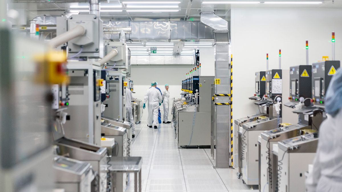 Americký výrobce čipů onsemi chce rozšířit závod v Rožnově za víc než 40 miliard