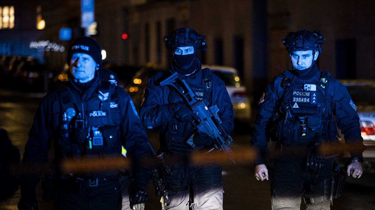 Policie zatím zjistila 175 skutků typu schvalování střelby na FF UK