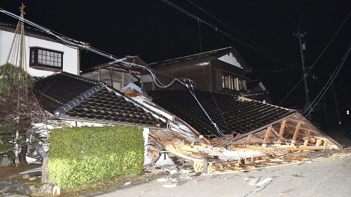Počet obětí zemětřesení v Japonsku stoupnul na 64