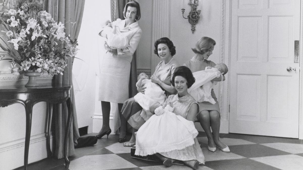 Dosud neviděné snímky zachytily soukromé a intimnější okamžiky královské rodiny