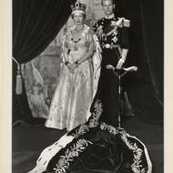 Královna Alžběta II. a princ Philip během korunovace, 1953. 