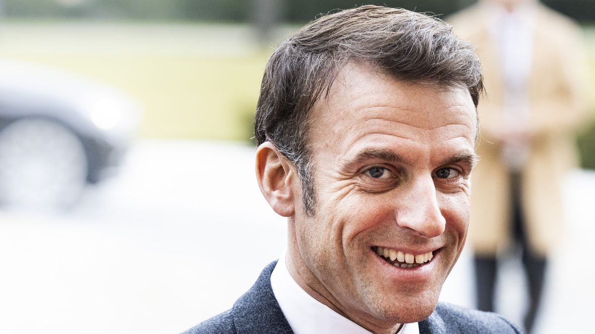 Macronova pýcha, tvrdohlavost či obětovaná demokracie, píše tisk o Francii