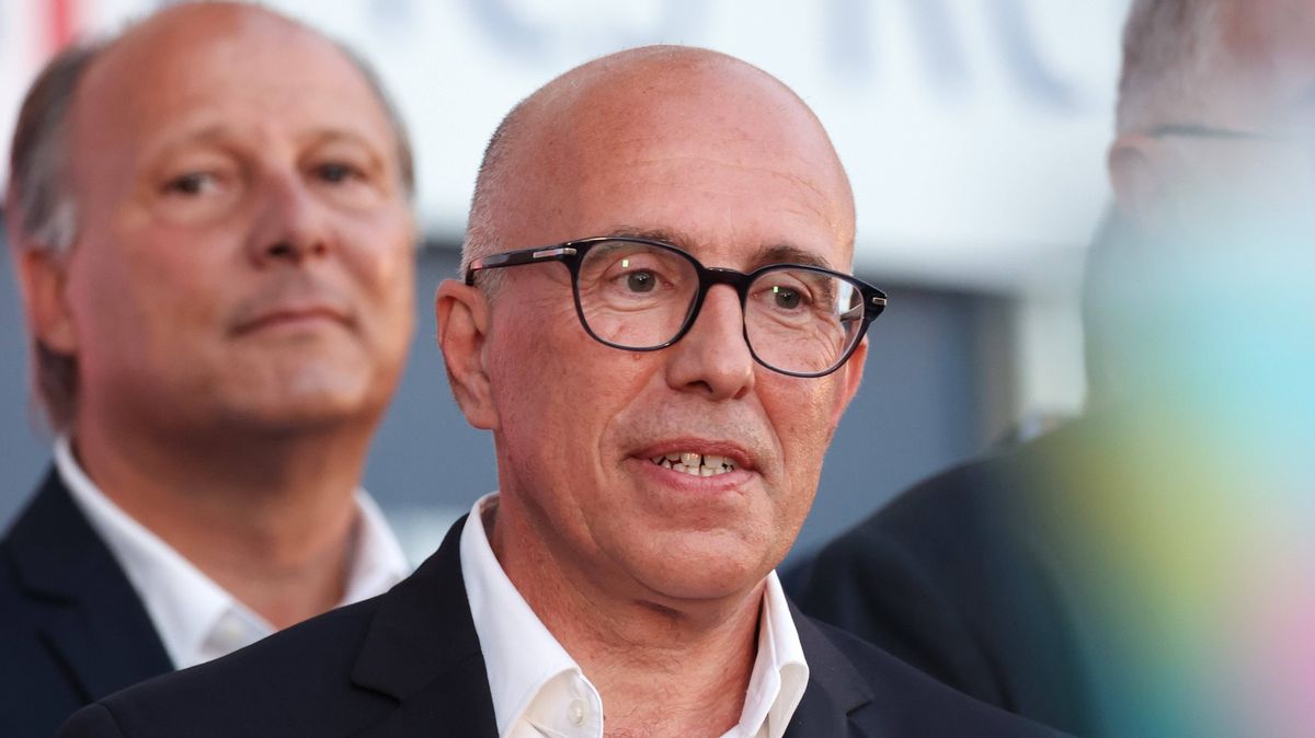 Republikáni vyloučili předsedu, který chtěl spojenectví s Le Penovou