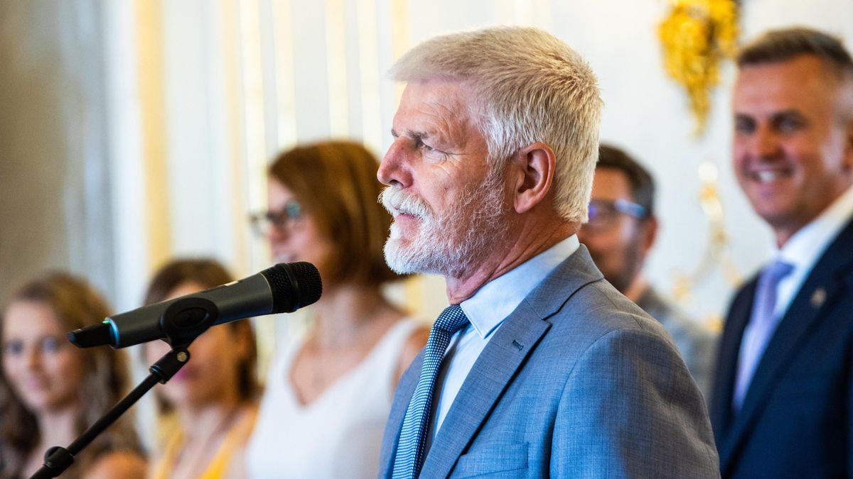 Prezident Pavel se zúčastní jednání vlády. Téma se tají