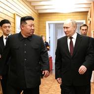 Ruský prezident se podle státní agentury TASS nechal slyšet, že na něj změna, jakou Pchjongjang od jeho poslední návštěvy v roce 2000 prošel, udělala dojem.