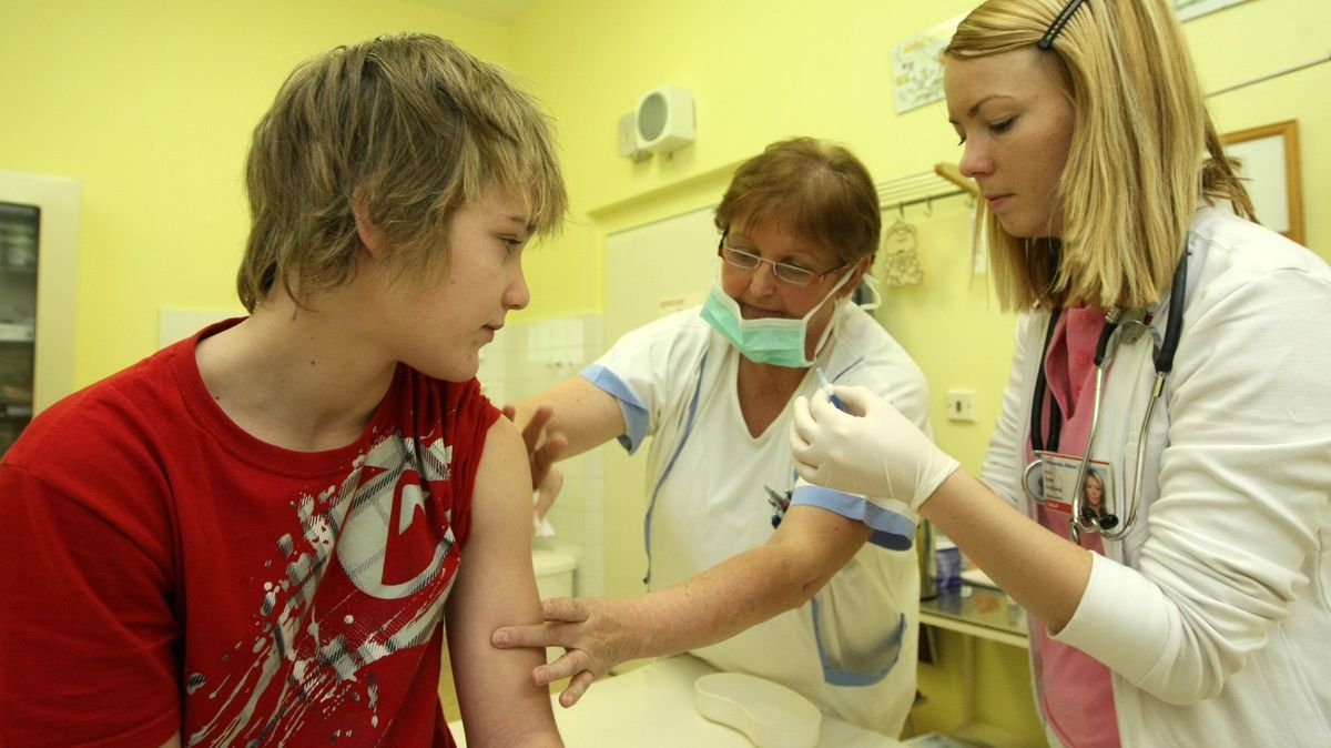Na očkování se dnes zaregistrovalo už 100 000 seniorů nad 70 let
