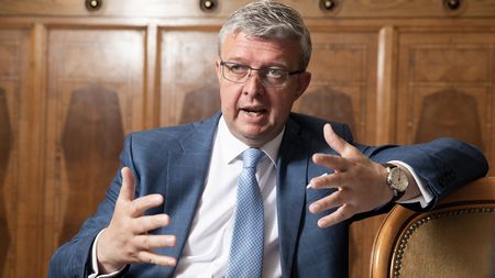 Havlíček ujišťuje prezidenta: Každý ví, že přes NATO a EU u nás nejede vlak
