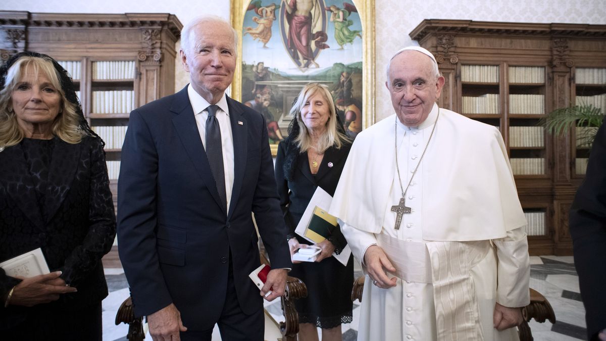 Prezident Biden navštívil papeže, tématu postoje k potratům se vyhnul