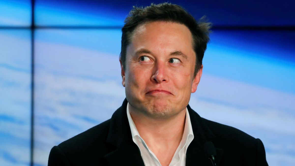 Musk: Modrá ikonka se na Twitter vrátí asi příští týden