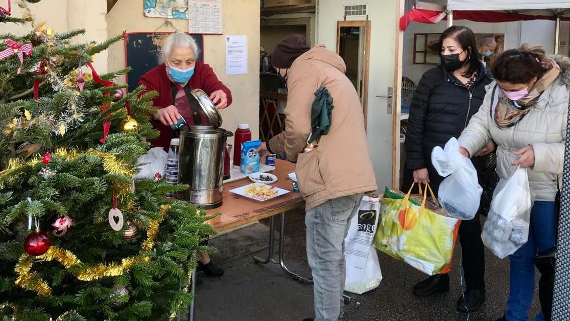 Češi na charitu poslali miliardy. Rekord je daleko, pomoc kazí i podvodníci