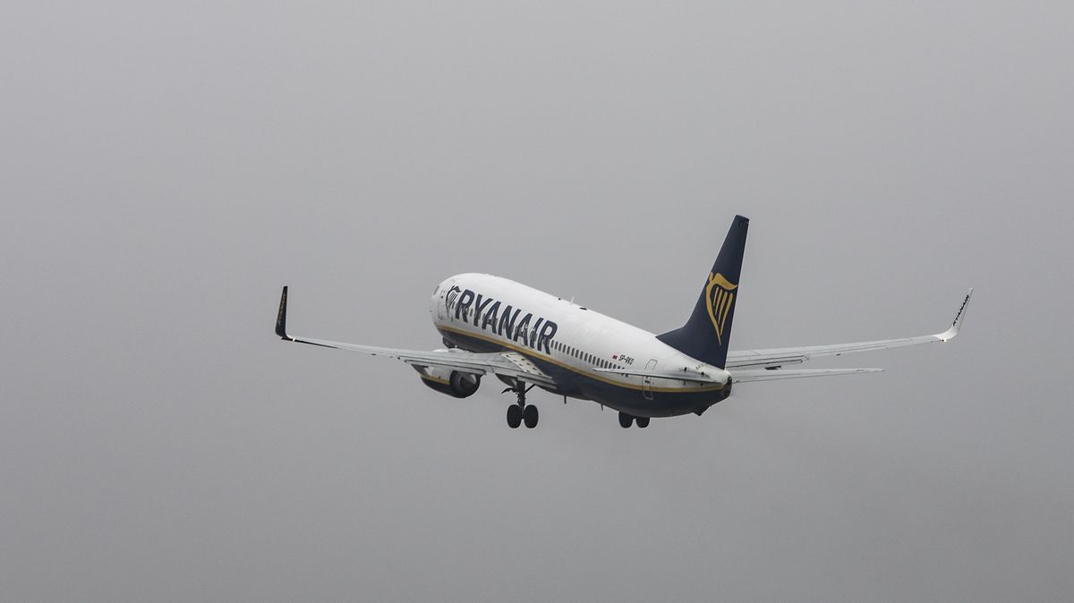 Letoun Ryanairu v Bavorsku nouzově přistál kvůli zraněným po turbulencích