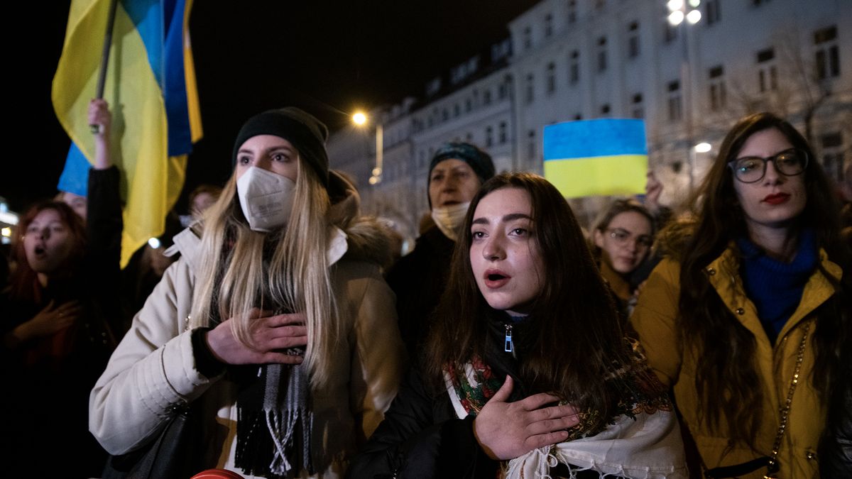 Ukrajinští studenti bojují s Putinem z Prahy. Fake news odhalí za deset minut