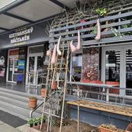 Sapa je původně město na severu Vietnamu, údajně jediné, kde tam sněží a kam se místní lidé jezdí díky nejvyšší hoře jihovýchodní Asie osvěžovat.